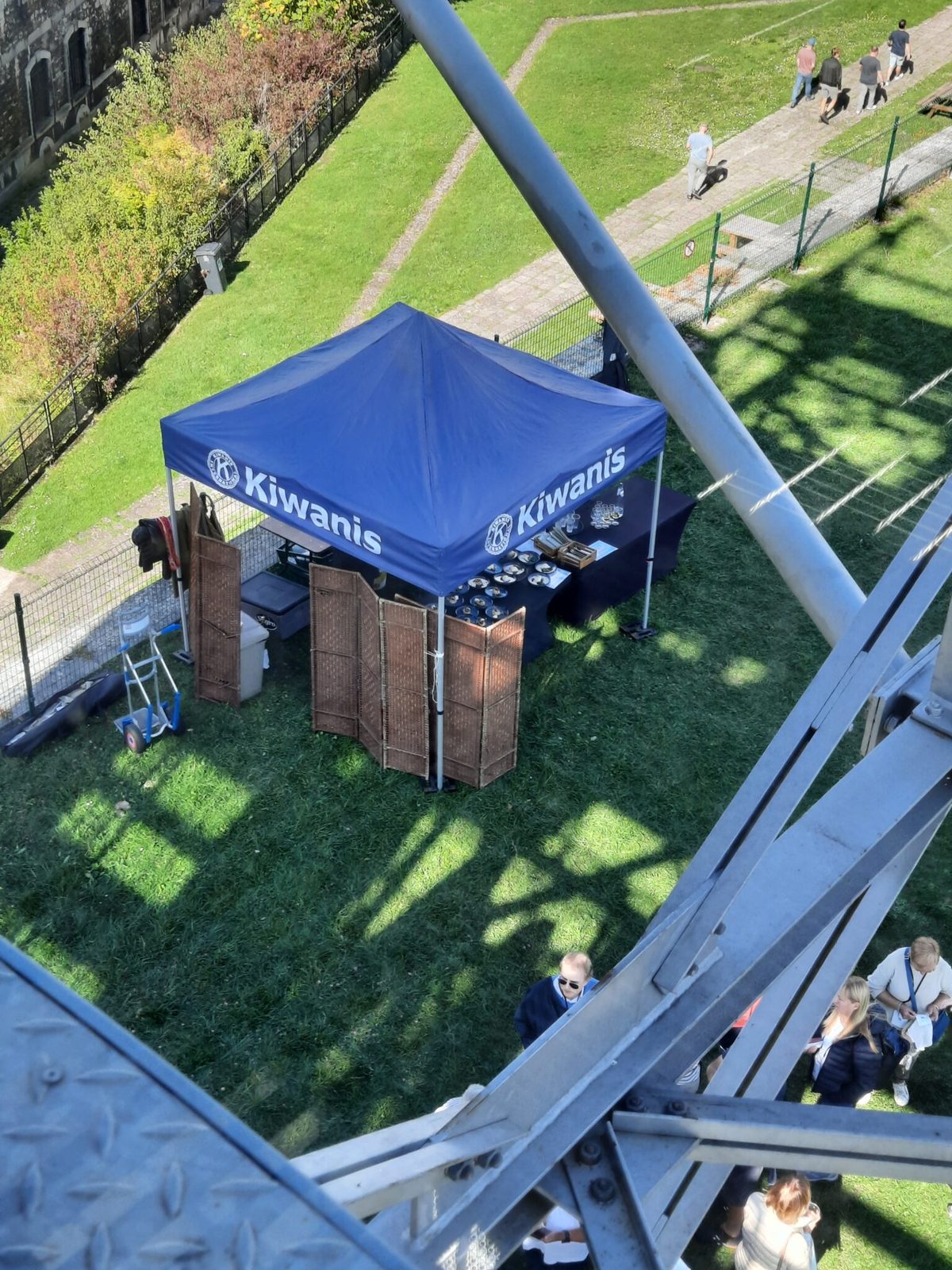 Le stand Kiwanis vu depuis le téléphérique